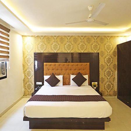 ניו דלהי Hotel Iconic Near Delhi Igi International Airport מראה חיצוני תמונה