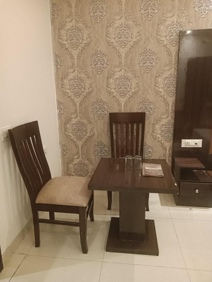ניו דלהי Hotel Iconic Near Delhi Igi International Airport מראה חיצוני תמונה