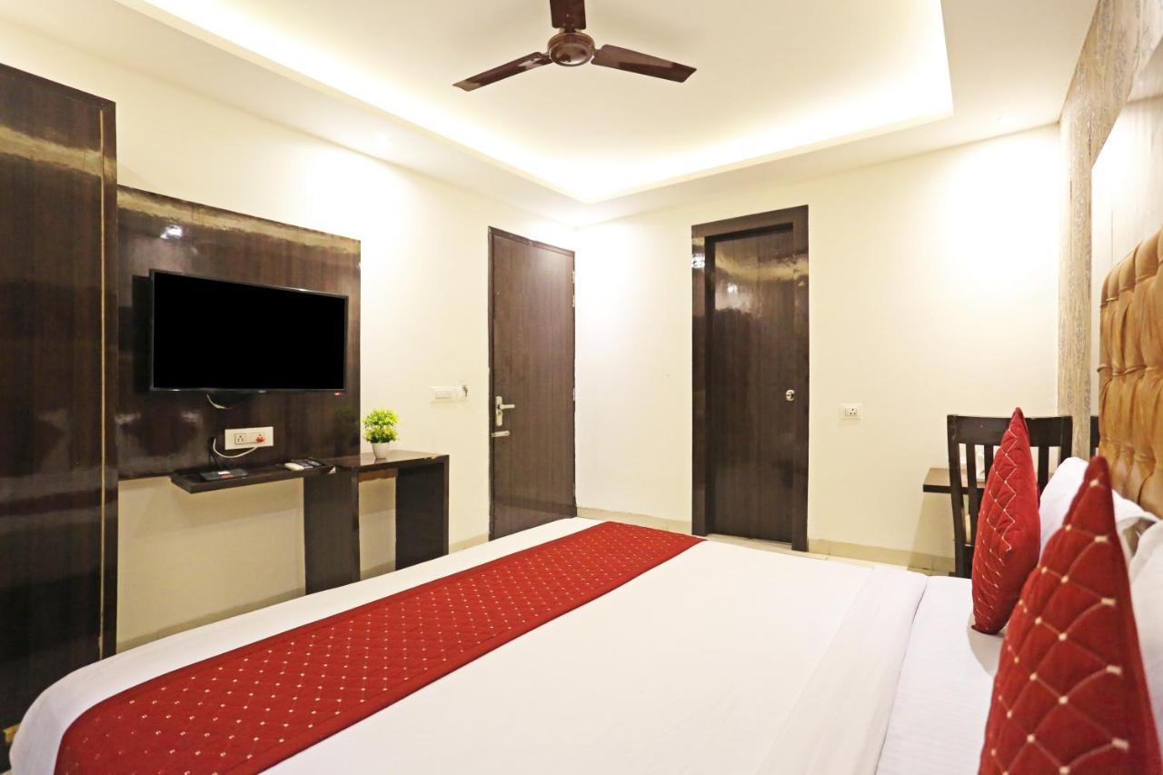 ניו דלהי Hotel Iconic Near Delhi Igi International Airport מראה חיצוני תמונה
