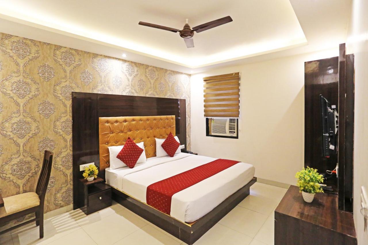 ניו דלהי Hotel Iconic Near Delhi Igi International Airport מראה חיצוני תמונה
