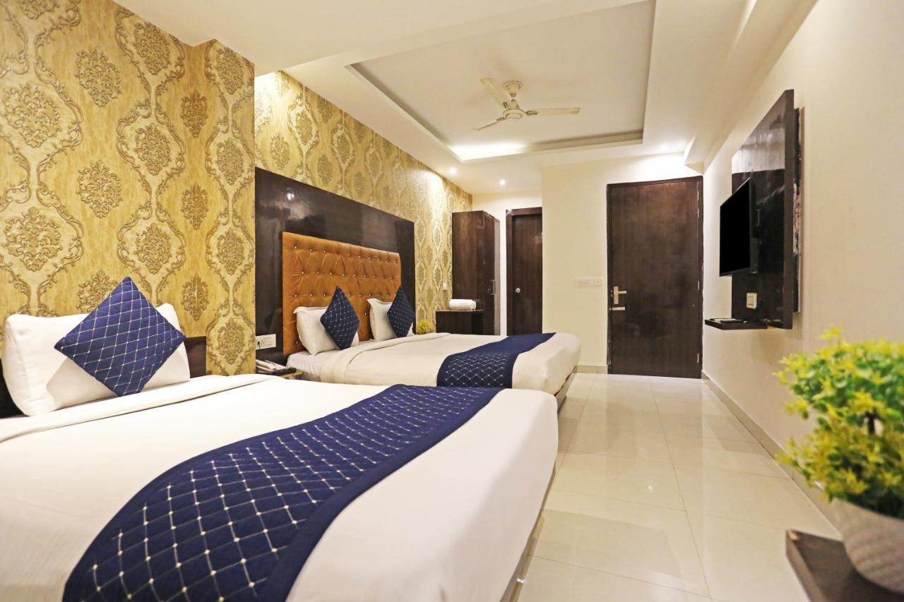ניו דלהי Hotel Iconic Near Delhi Igi International Airport מראה חיצוני תמונה