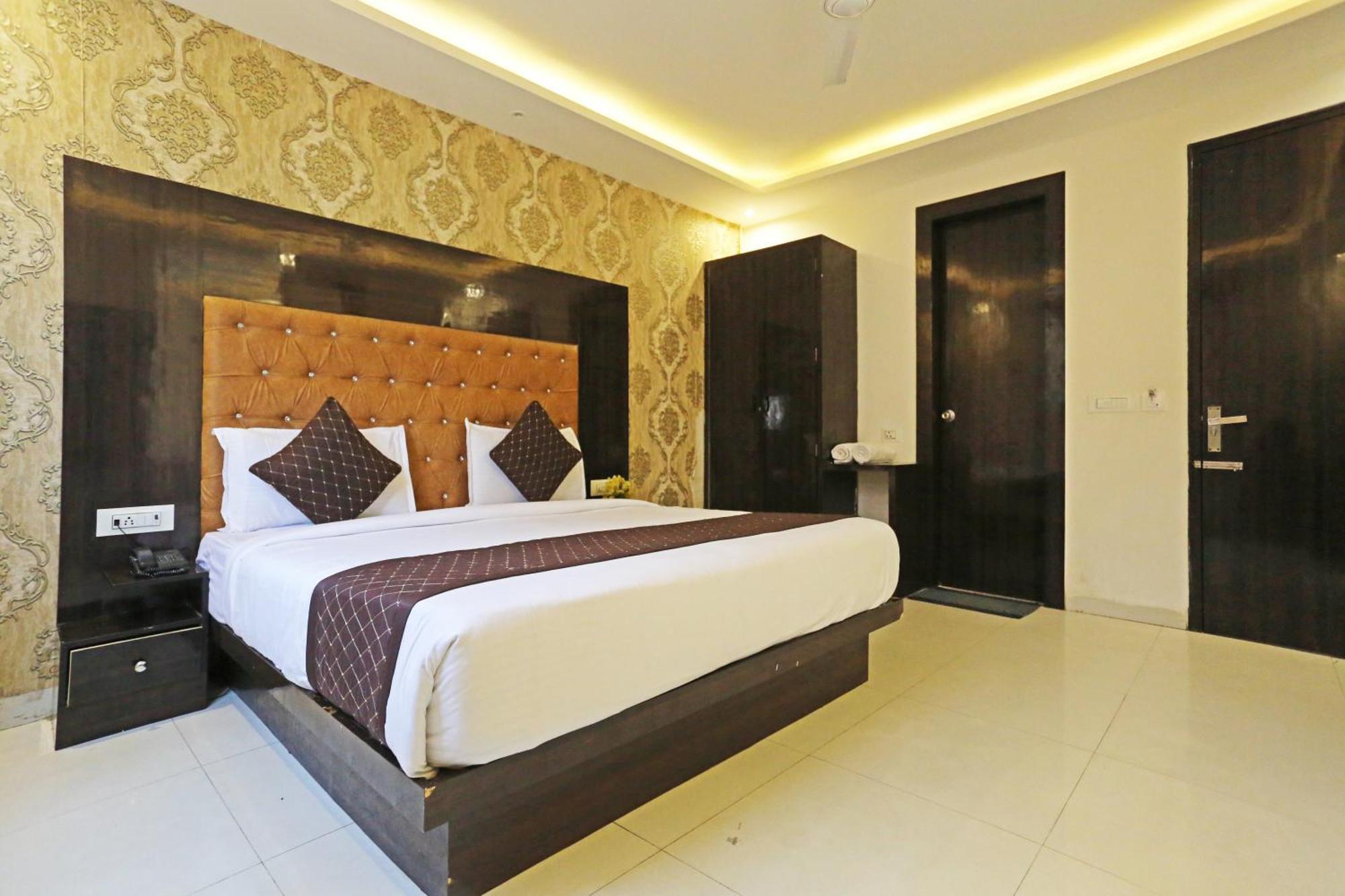 ניו דלהי Hotel Iconic Near Delhi Igi International Airport מראה חיצוני תמונה